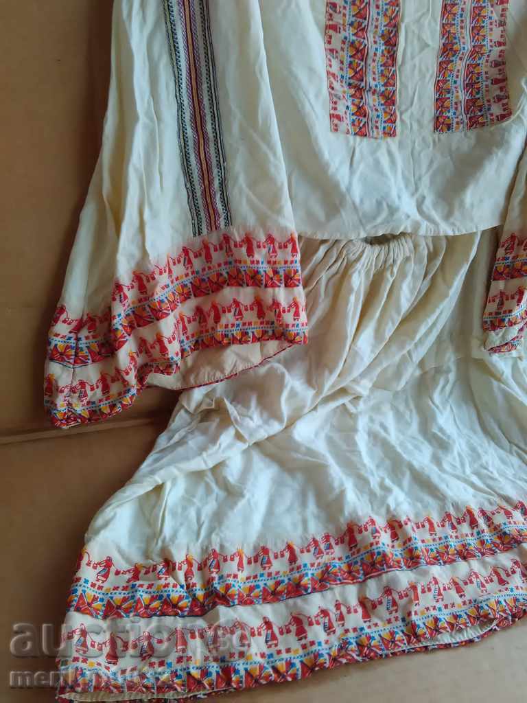 Παλιά κεντημένη πουκαμίσα, χειροποίητη υφαντή φούστα, κεντημένη με μετάξι, παραδοσιακή φορεσιά - 7