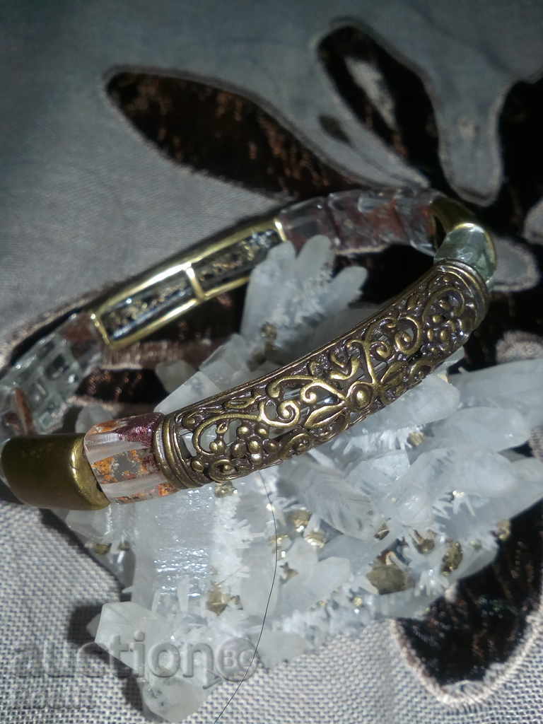 ГРИВНА БРОНЗ С КАМЪНИ-ФАНТОМ с цена 17.00 лв. | € 8.69 ГРИВНА БРОНЗ С КАМЪНИ-ФАНТОМ с цена 17.00 лв. | € 8.69