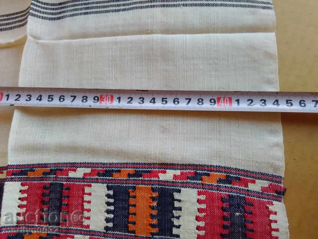 Delivery of An old hand-woven cloth embroidery