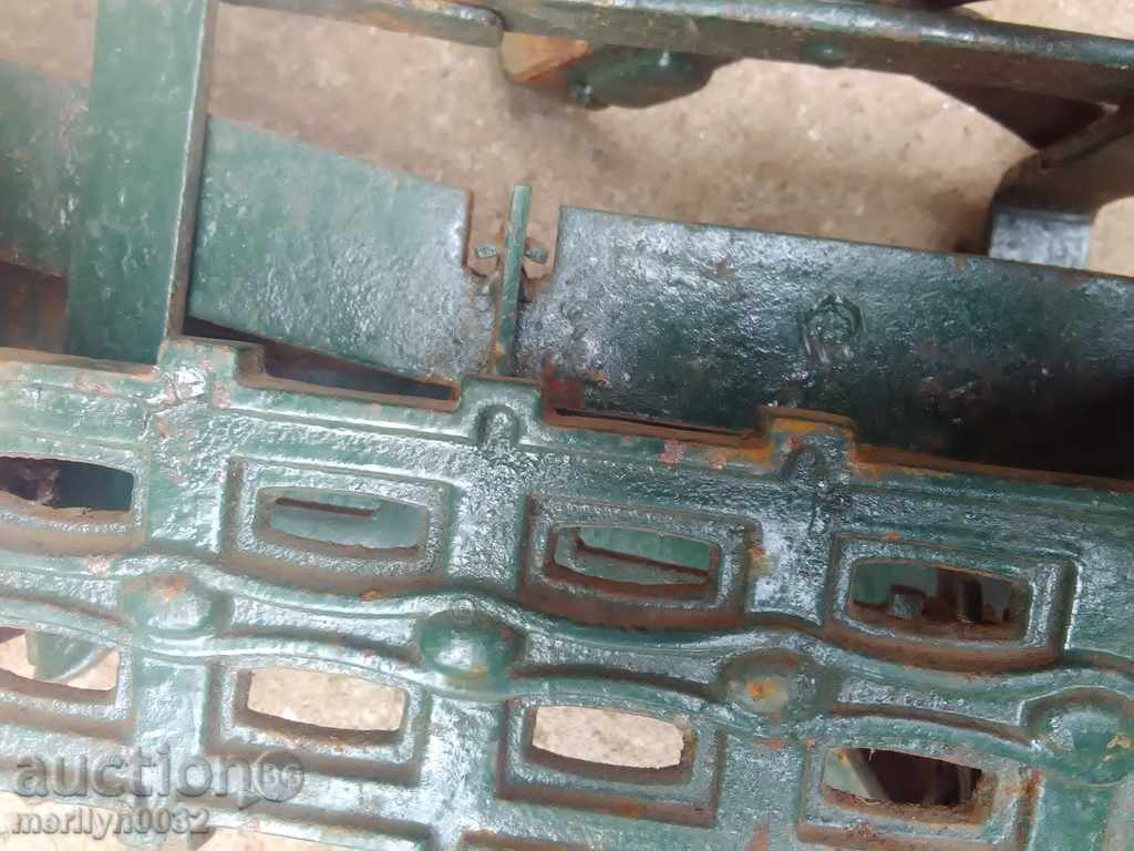 Scales, scales, weights - 5 Scales, scales, weights - 5