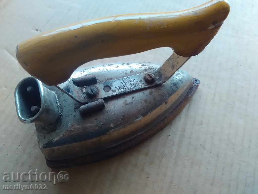 Auction Old electric iron AEG 1943 VERMATT Rack Auction Old electric iron AEG 1943 VERMATT Rack