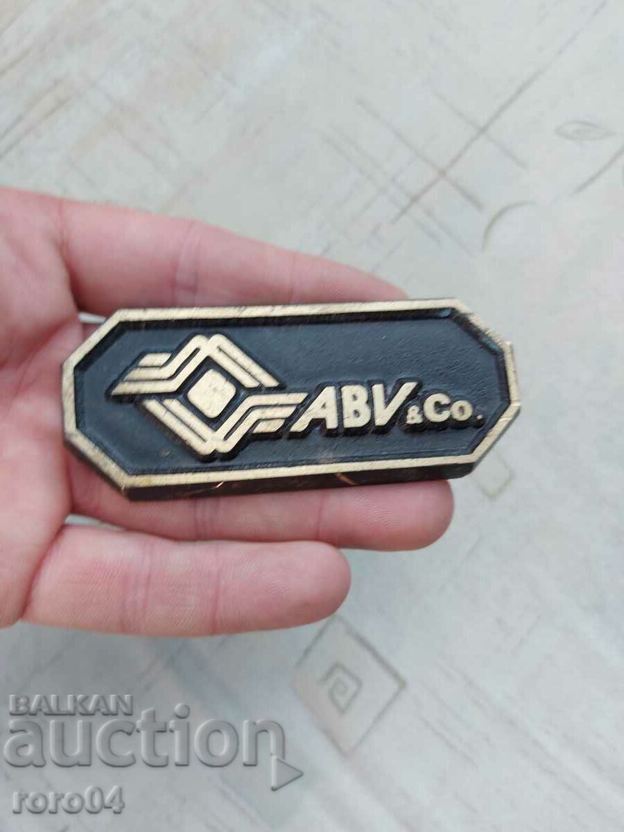 ZAFIR YONCHEV (1924 - 2006) "CHORUS" MONOGRAPHIC WORK with price 39.00 BGN | € 19.94 ZAFIR YONCHEV (1924 - 2006) "CHORUS" MONOGRAPHIC WORK with price 39.00 BGN | € 19.94