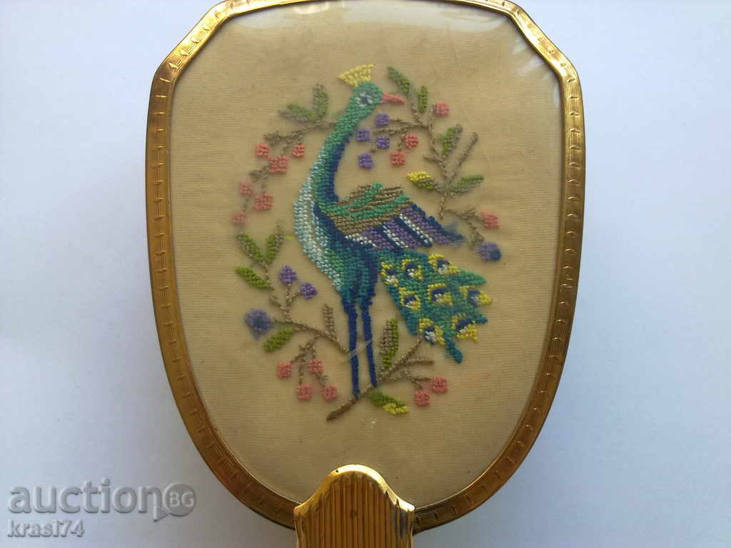 Стара позлатена четка с цена 42.99 лв. | € 21.98