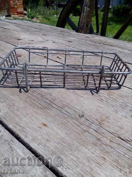 Auction An old soap dish / dryer Auction An old soap dish / dryer