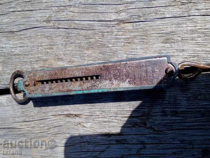 Old household scales, scales with price 5.00 BGN | € 2.56 Old household scales, scales with price 5.00 BGN | € 2.56