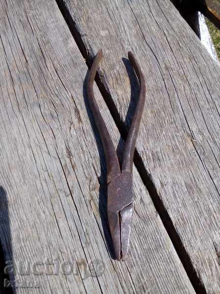 Auction Old pliers Auction Old pliers