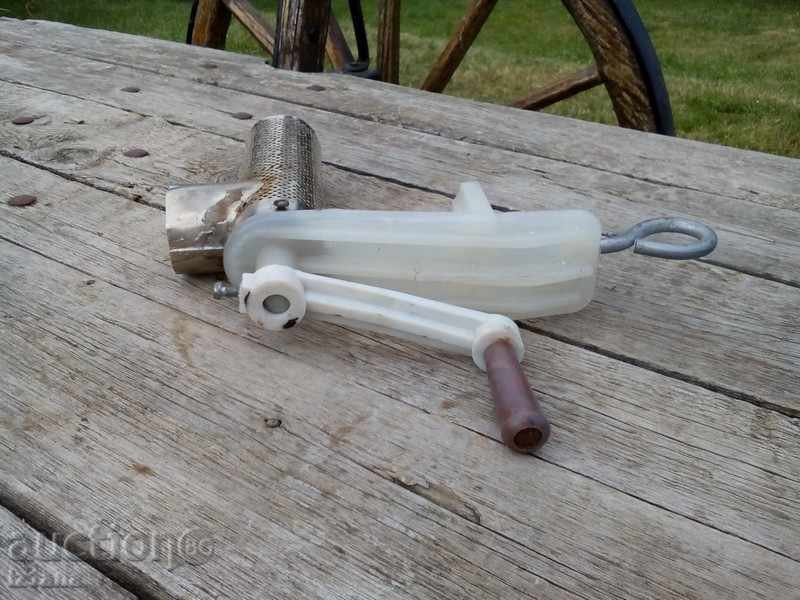 Tomato grinder with price 15.00 BGN | € 7.67 Tomato grinder with price 15.00 BGN | € 7.67