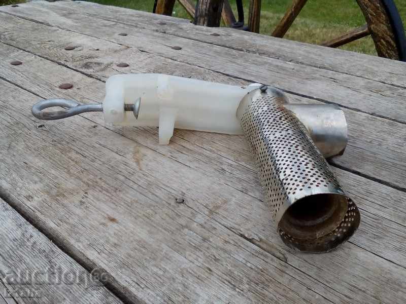 Delivery of Tomato grinder Delivery of Tomato grinder