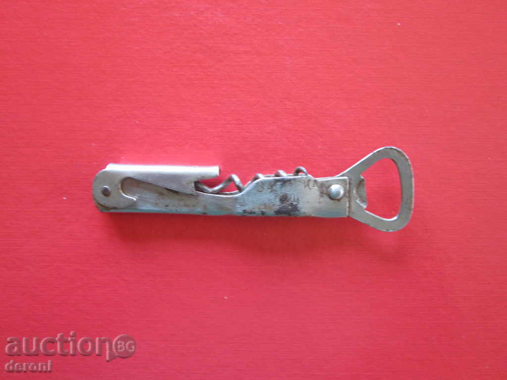 Delivery of Servietter corkscrew opener Delivery of Servietter corkscrew opener