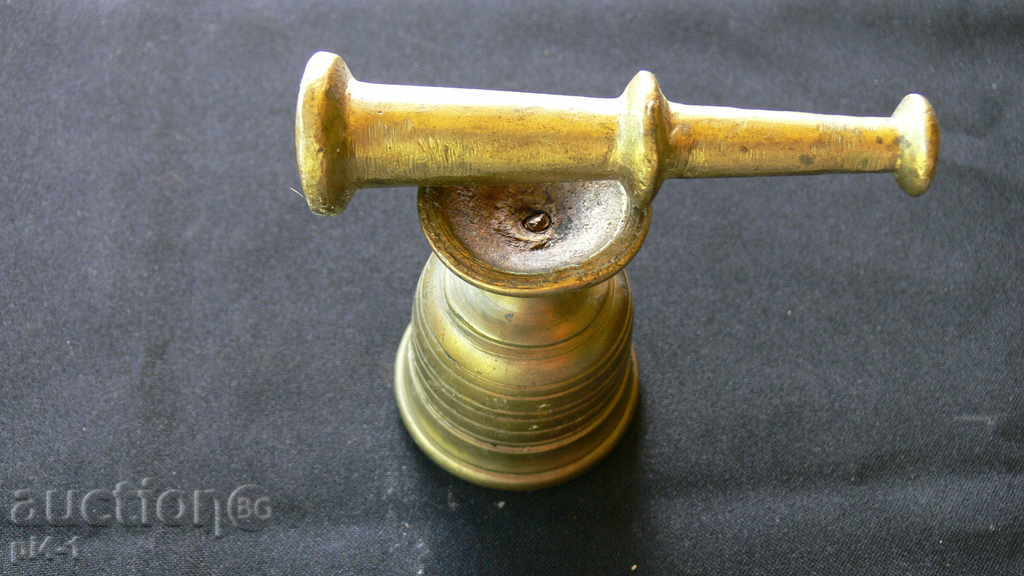 OLD SMALL BRONZE HAVANCHE with price 40.00 BGN | € 20.45 OLD SMALL BRONZE HAVANCHE with price 40.00 BGN | € 20.45