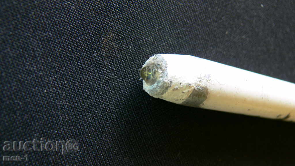 lanternă cu preț 2.00 BGN | € 1.02 lanternă cu preț 2.00 BGN | € 1.02