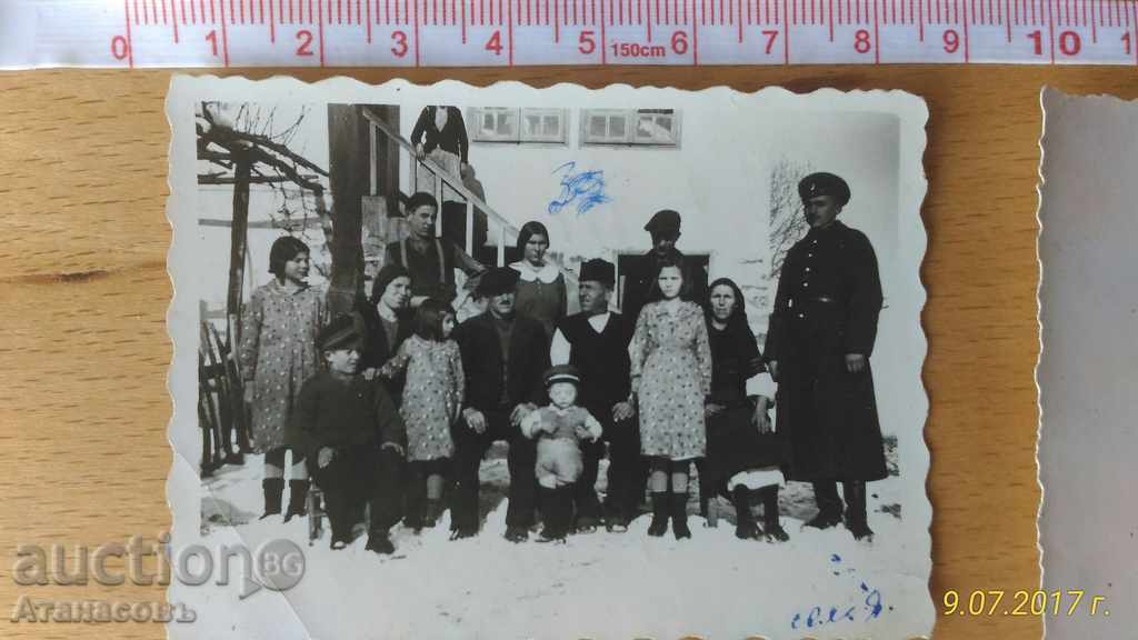 Lot vechi fotografii soldați cu preț 10.00 BGN | € 5.11 Lot vechi fotografii soldați cu preț 10.00 BGN | € 5.11