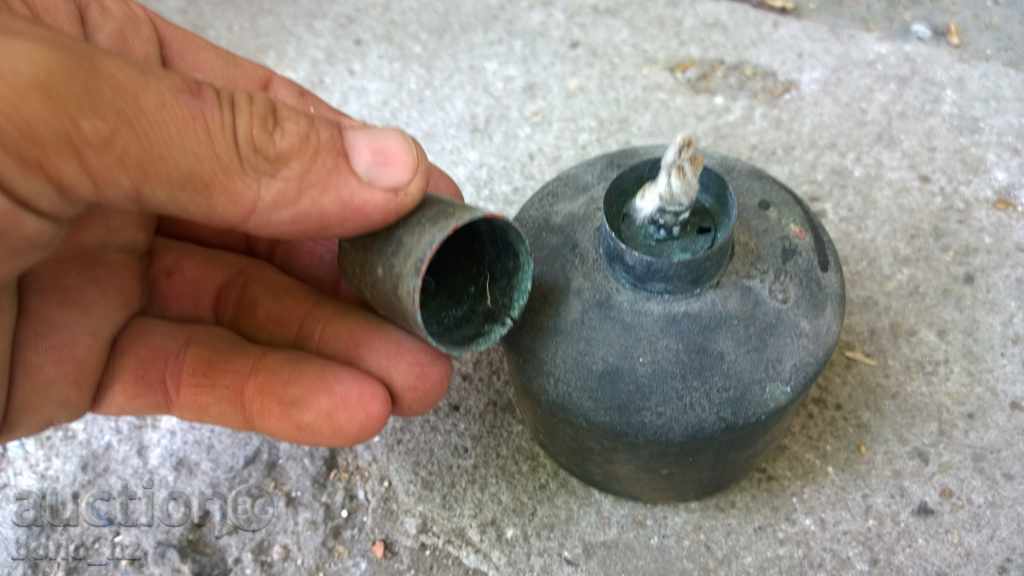 8365. МНОГО СТАРА СПИРТНА ЛАМПА БРОНЗ с цена 15.00 лв. | € 7.67 8365. МНОГО СТАРА СПИРТНА ЛАМПА БРОНЗ с цена 15.00 лв. | € 7.67