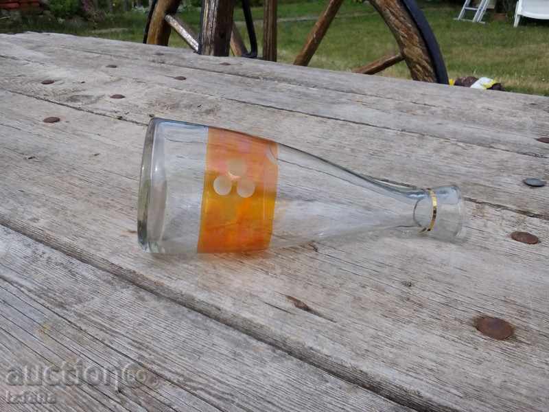 Delivery of Carafe, Glass bottle