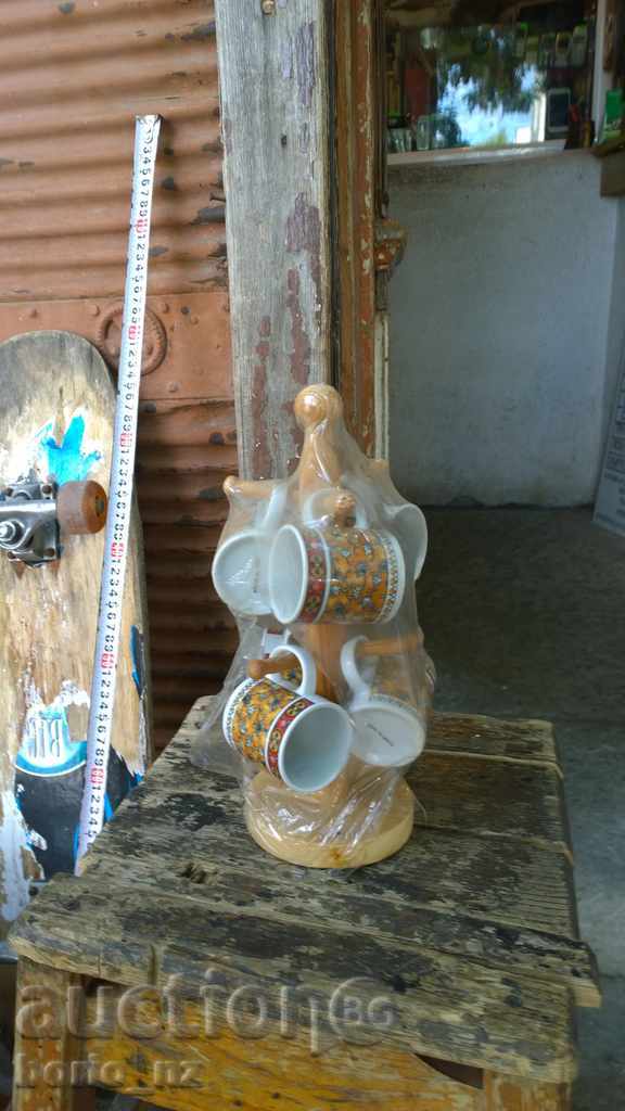 8443. SERVICE WALL PORCELAIN WITH STAY with price 12.00 BGN | € 6.14 8443. SERVICE WALL PORCELAIN WITH STAY with price 12.00 BGN | € 6.14