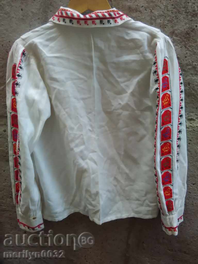 Delivery of Old male teenager's hand-embroidered chenar jeiz costume Delivery of Old male teenager's hand-embroidered chenar jeiz costume