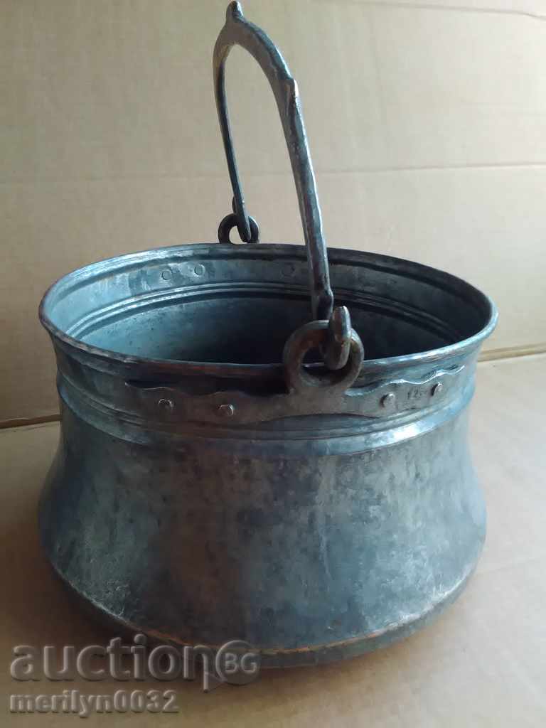 Auction  Tinned boiler, baker, water tank, copper copper pot