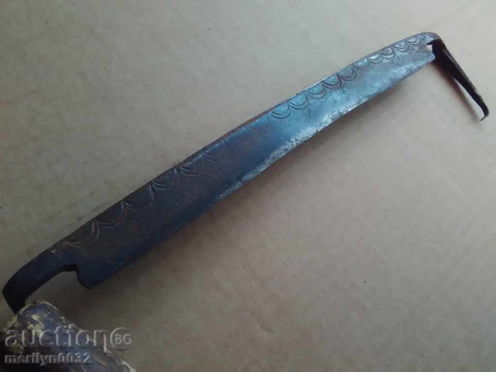 Стар рукан ковано желязо инструмент с цена 26.00 лв. | € 13.29 Стар рукан ковано желязо инструмент с цена 26.00 лв. | € 13.29