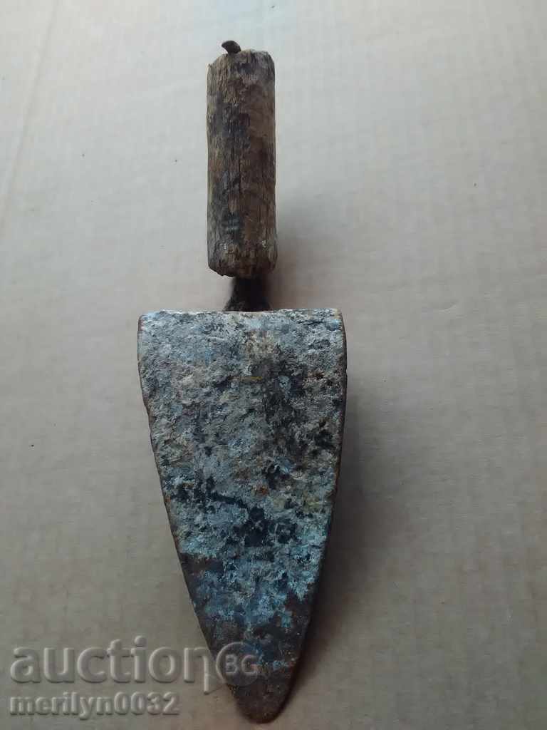 Аукцион Много стара възрожденска мистрия, дюлгерски инструмент Аукцион Много стара възрожденска мистрия, дюлгерски инструмент