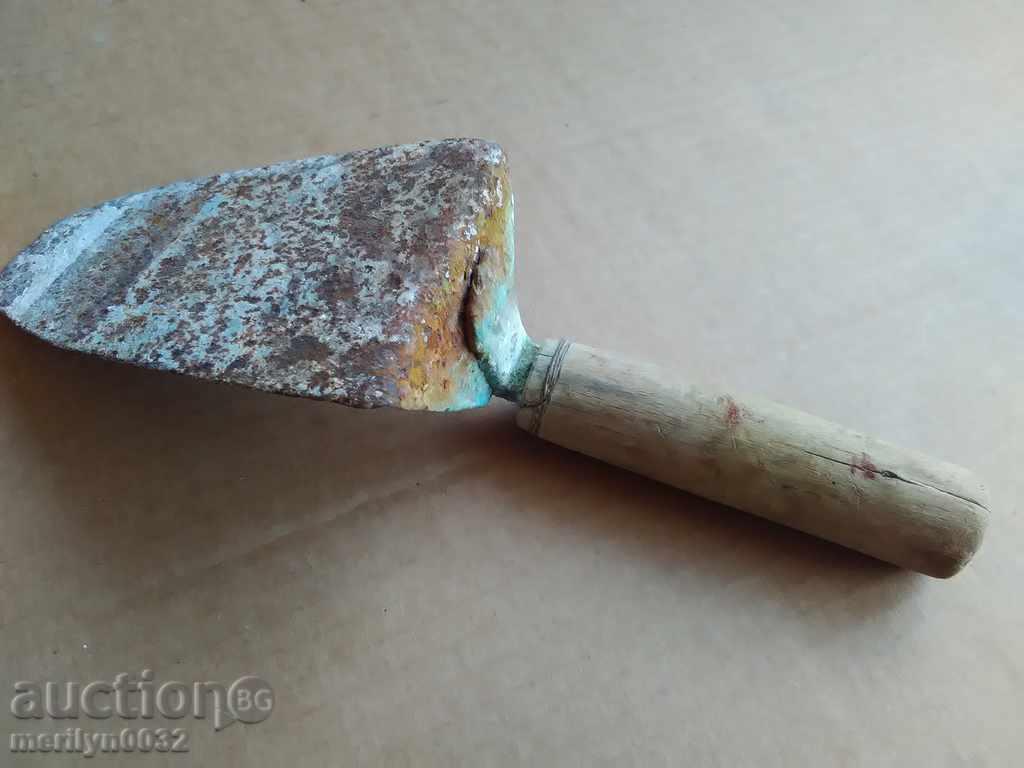 Много стара възрожденска мистрия, дюлгерски инструмент с цена 38.00 лв. | € 19.43 Много стара възрожденска мистрия, дюлгерски инструмент с цена 38.00 лв. | € 19.43