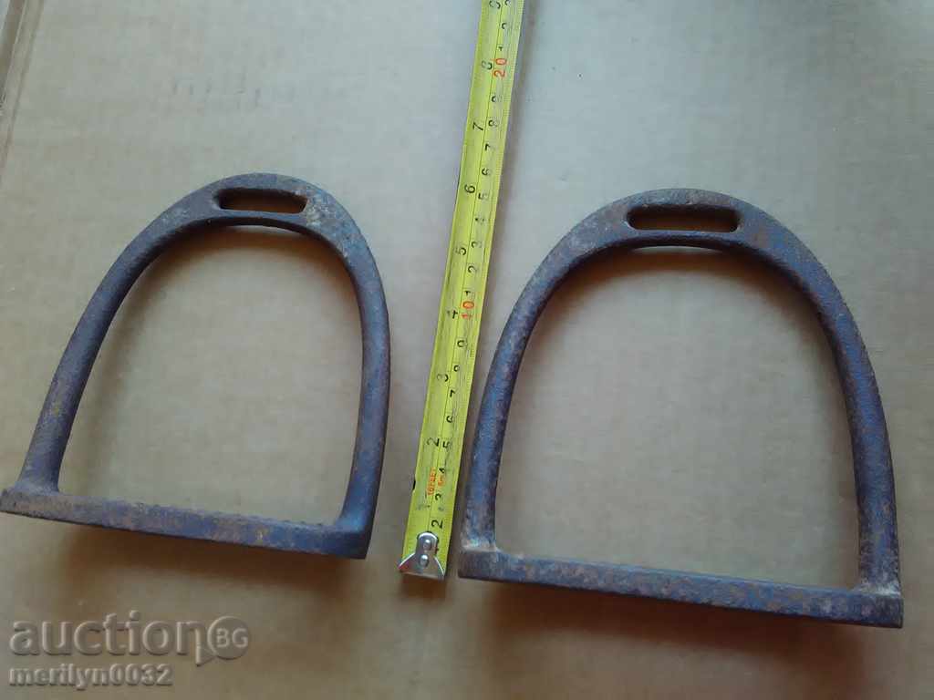 Delivery of Old iron stirrups, spurs, reins, saddle, cavalry Delivery of Old iron stirrups, spurs, reins, saddle, cavalry