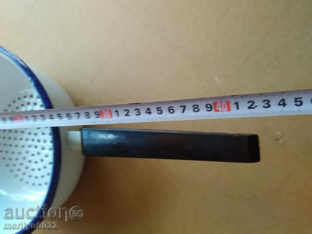 Delivery of Old enameled colander, dish with enamel early social NRB Delivery of Old enameled colander, dish with enamel early social NRB