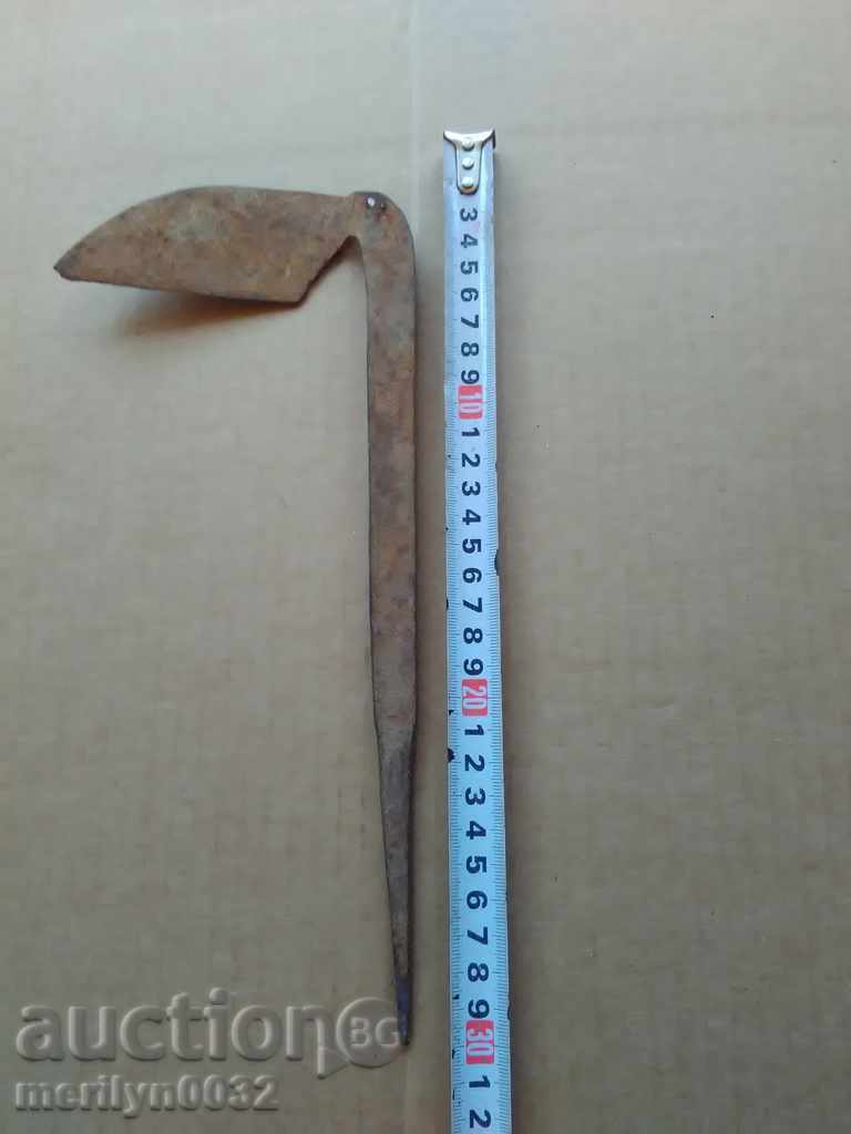 Delivery of Nalbandian, instrument, kitcher, chopper, ax, hair