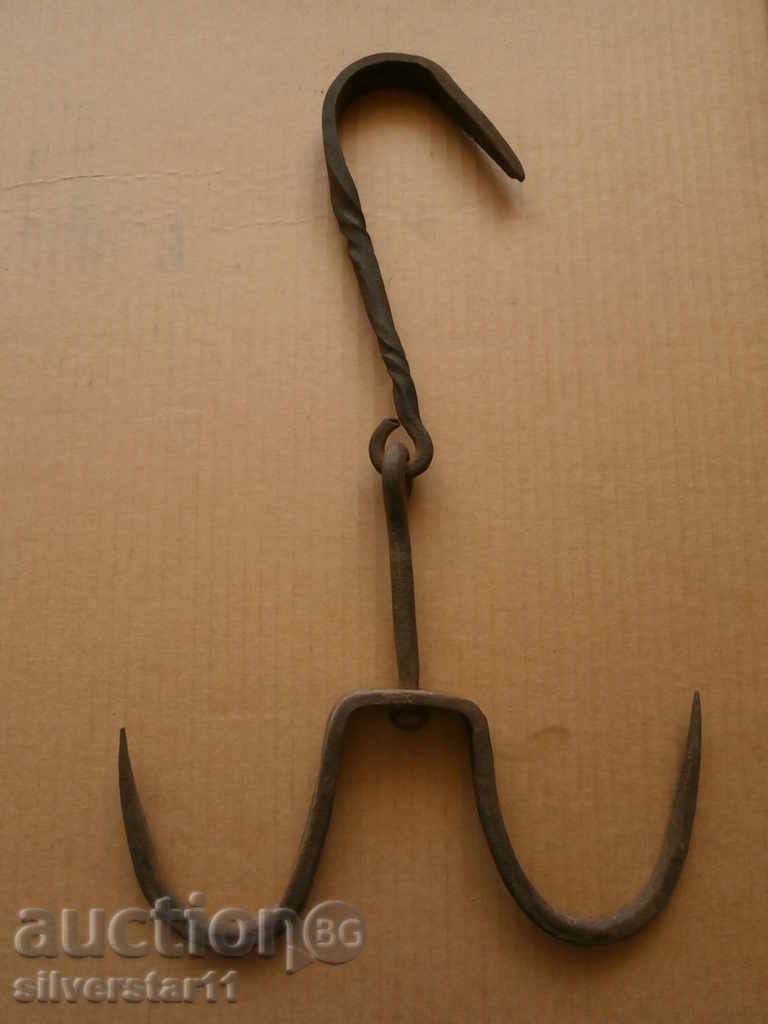 Delivery of Ancient hand-wrought ironing hook Delivery of Ancient hand-wrought ironing hook