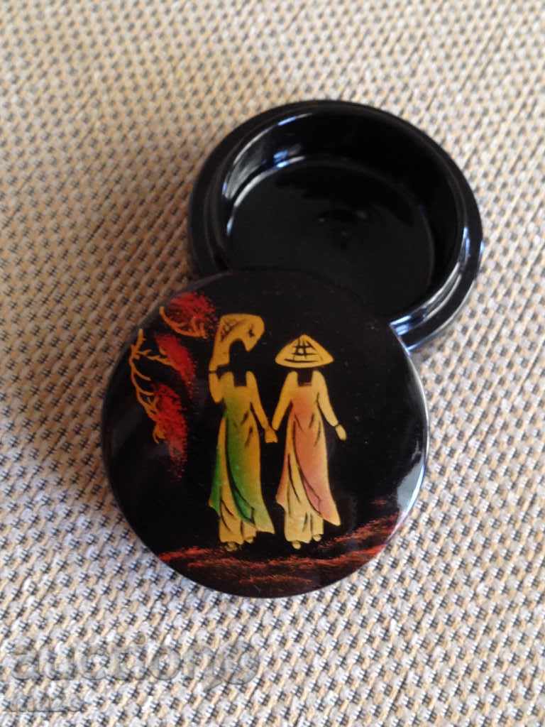 Аукцион ДЪРВЕНА КУТИЙКА - РИСУВАНА Аукцион ДЪРВЕНА КУТИЙКА - РИСУВАНА