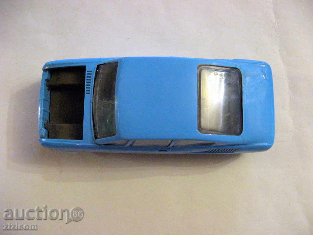 Delivery of ŠKODA S110R SPORT GDR m 1:30 PLASTIC CHILDREN'S TOY Delivery of ŠKODA S110R SPORT GDR m 1:30 PLASTIC CHILDREN'S TOY