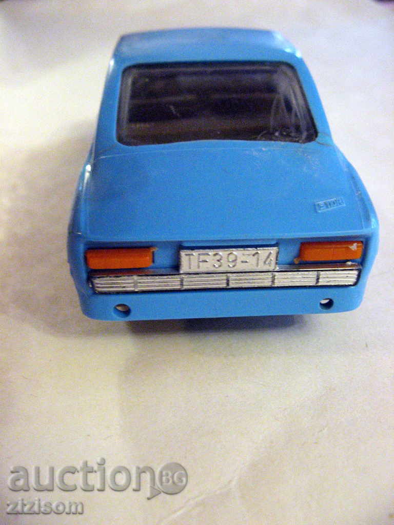 ŠKODA S110R SPORT GDR m 1:30 PLASTIC CHILDREN'S TOY - 5 ŠKODA S110R SPORT GDR m 1:30 PLASTIC CHILDREN'S TOY - 5