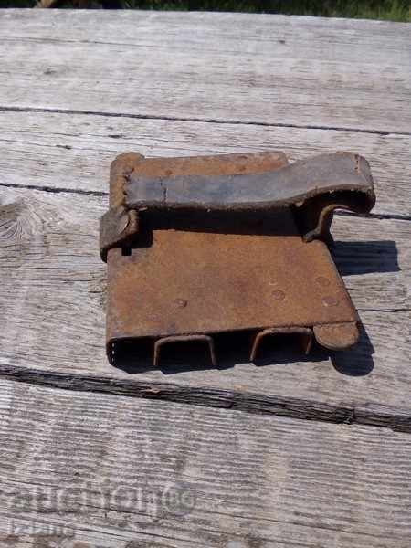 Old tool with price 16.00 BGN | € 8.18 Old tool with price 16.00 BGN | € 8.18