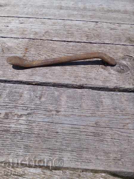 Auction Old moto / bicycle wheel for tires Auction Old moto / bicycle wheel for tires