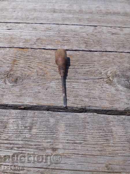An old screwdriver with price 6.00 BGN | € 3.07