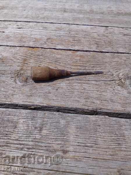 Auction  An old screwdriver