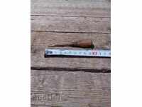 o șurubelniță vechi