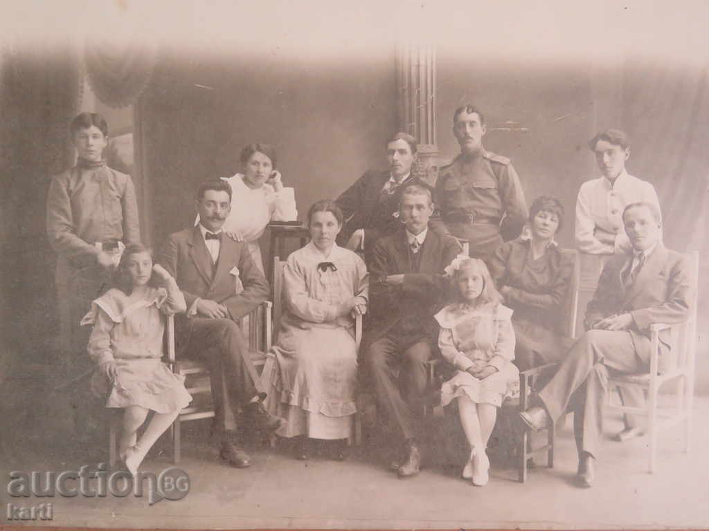 FOTO VECHE - CARTON - FOARTE MARE - FAMILIE cu preț € 19.99 | 39.10 BGN