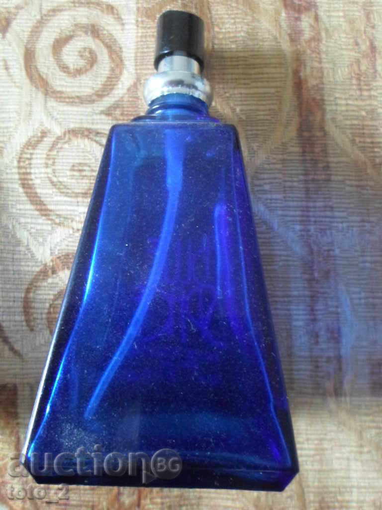Auction Lot of glass perfume bottles Auction Lot of glass perfume bottles