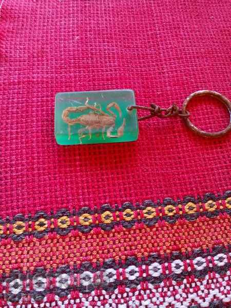 Auction An old key ring Auction An old key ring