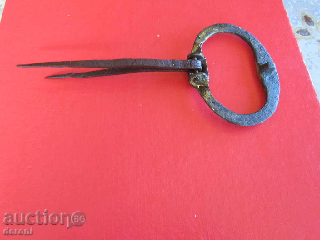 Delivery of The Ottoman bronze handle was a knot for the neck Delivery of The Ottoman bronze handle was a knot for the neck
