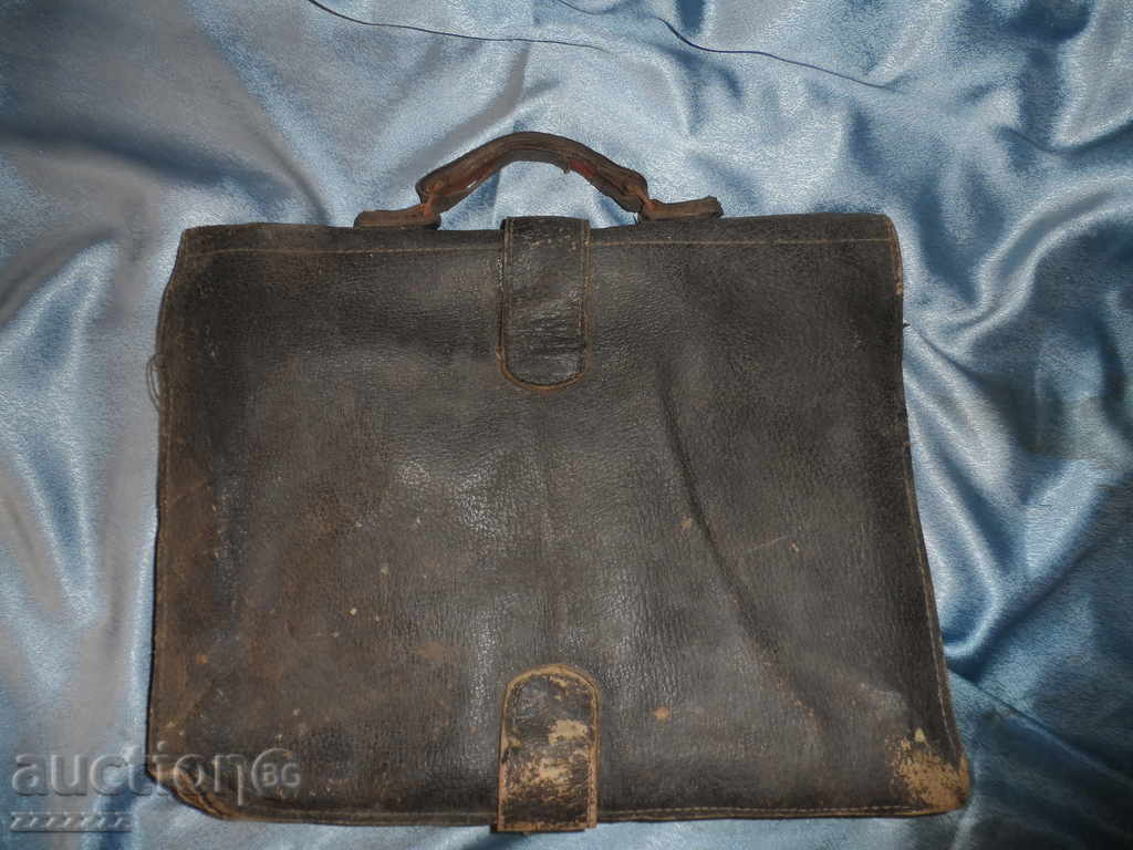 Auction RETRO LEATHER BAG Auction RETRO LEATHER BAG