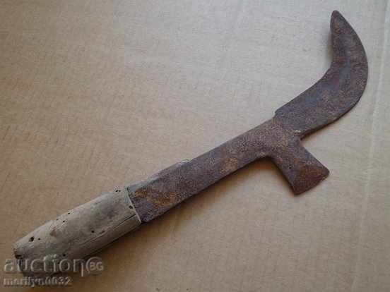 Old instrument picker with engraved wrought iron blade with price 29.00 BGN | € 14.83 Old instrument picker with engraved wrought iron blade with price 29.00 BGN | € 14.83