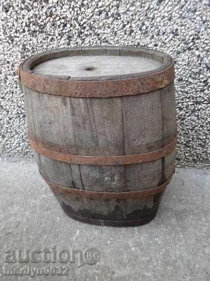 Old bathtub, barrel, wooden, vase, cork with price 76.00 BGN | € 38.86 Old bathtub, barrel, wooden, vase, cork with price 76.00 BGN | € 38.86