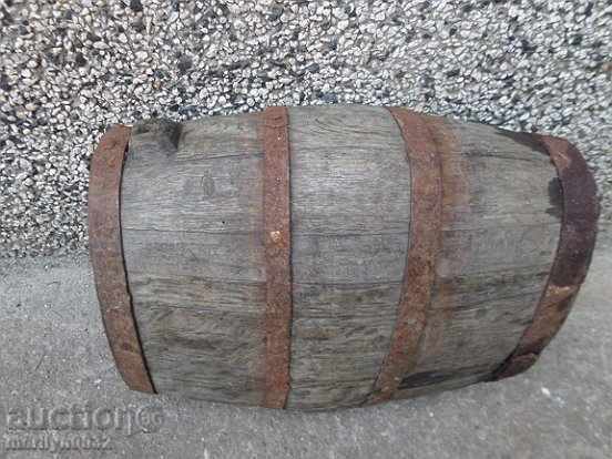 Delivery of Old bathtub, barrel, wooden, vase, cork Delivery of Old bathtub, barrel, wooden, vase, cork