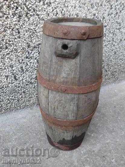 Old bathtub, barrel, wooden, vase, cork - 6 Old bathtub, barrel, wooden, vase, cork - 6