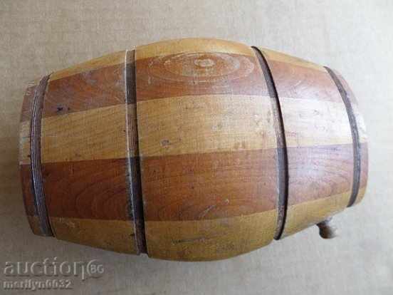 An old paver, a bathtub, a vase, a barrel, a wooden one - 6 An old paver, a bathtub, a vase, a barrel, a wooden one - 6