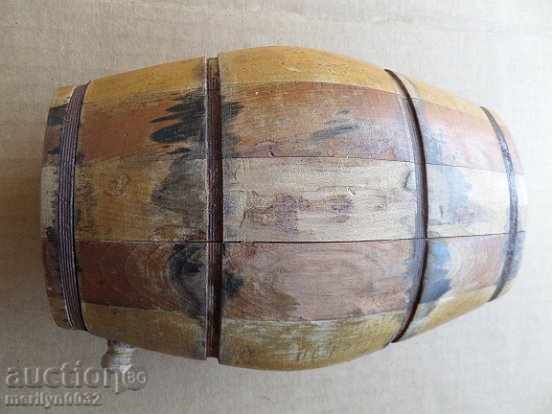 An old paver, a bathtub, a vase, a barrel, a wooden one - 7 An old paver, a bathtub, a vase, a barrel, a wooden one - 7