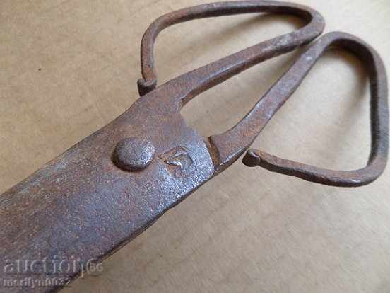 Delivery of Renaissance forged scissors, wrought iron Delivery of Renaissance forged scissors, wrought iron