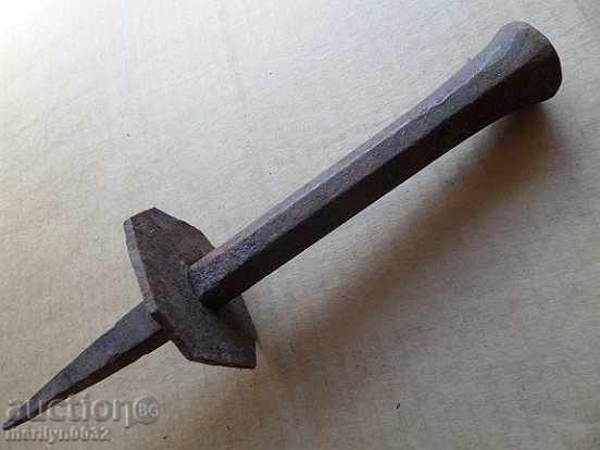 A primitive anvil for hair peeling - 7 A primitive anvil for hair peeling - 7