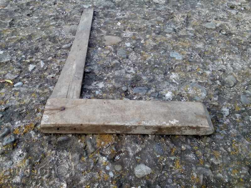 Auction  Anticular right angle